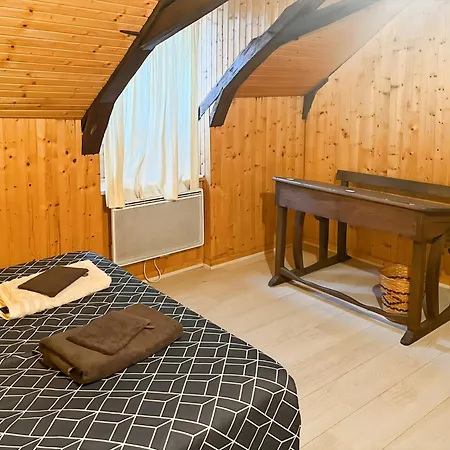 Holiday home Maison Auvergnate A Cote De Salers - 4 - Parking, Garage - Jardin - Salle De Jeux *