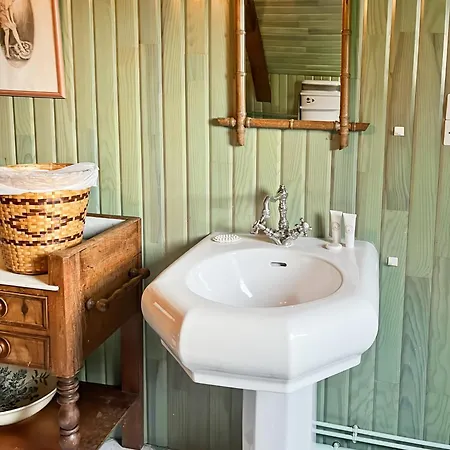 Maison Auvergnate A Cote De Salers - 4 - Parking, Garage - Jardin - Salle De Jeux Holiday home Drugeac