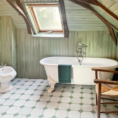 Holiday home Maison Auvergnate A Cote De Salers - 4 - Parking, Garage - Jardin - Salle De Jeux Drugeac